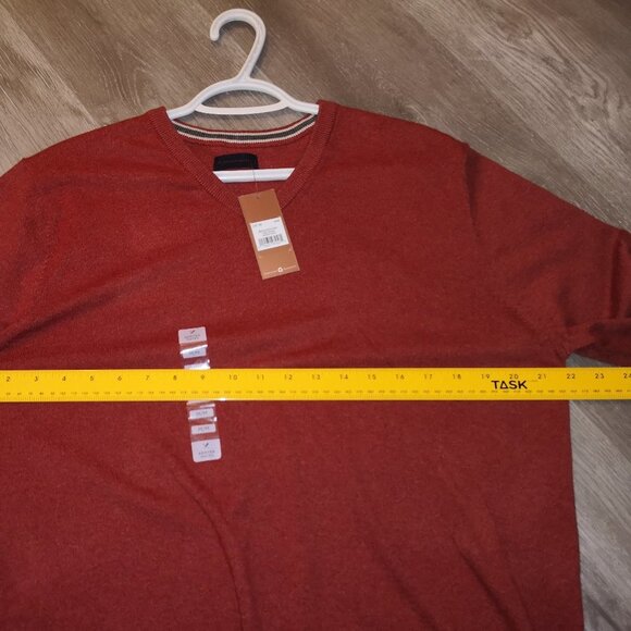 2 / $30.00 - NWT Denver Hayes Men's Size Medium V-neck Lightweight Sweater - Picture 7 of 7